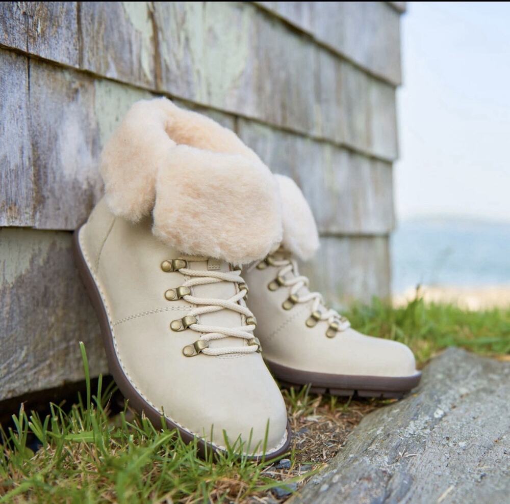 BORN Blaine Shearling Hiker Boots Women's 9 Cream Leather Waterproof NEW